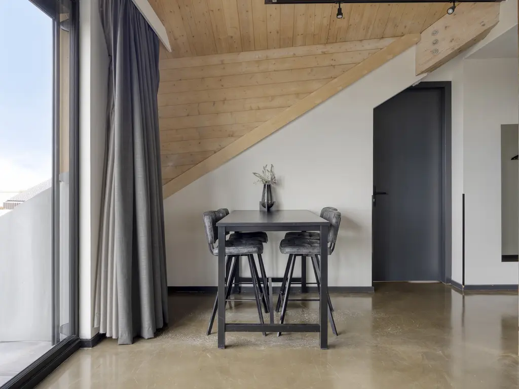 Oesterdam 25a, THOLEN