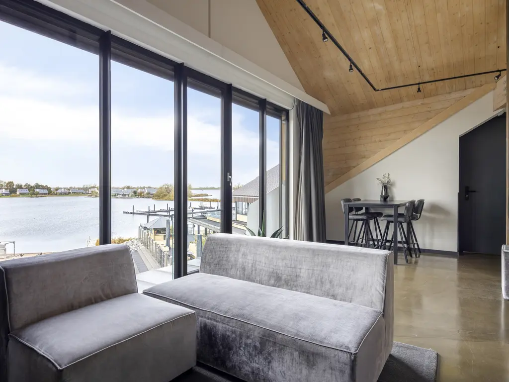 Oesterdam 25a, THOLEN