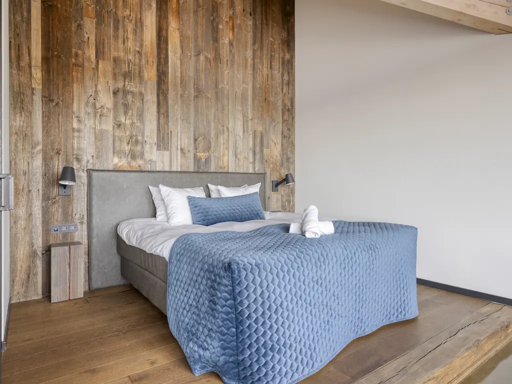 Oesterdam 25a, THOLEN