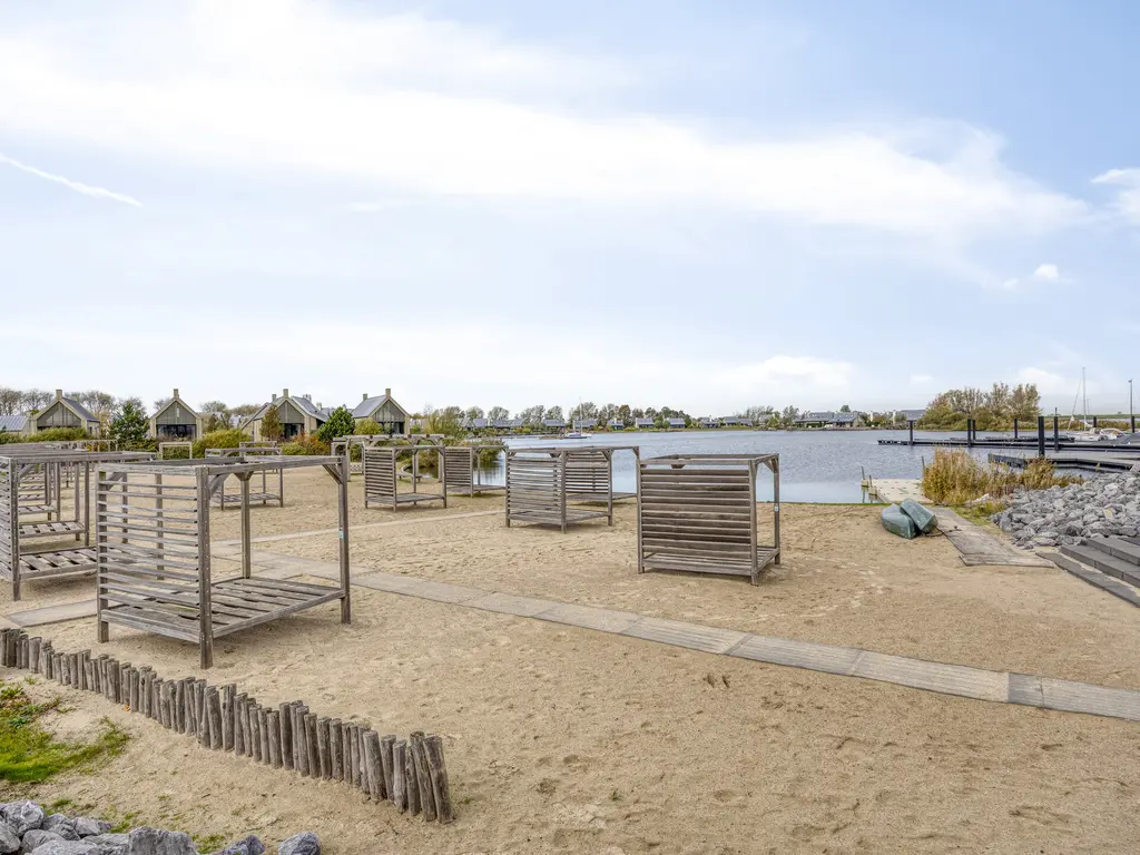 Oesterdam 25a, THOLEN