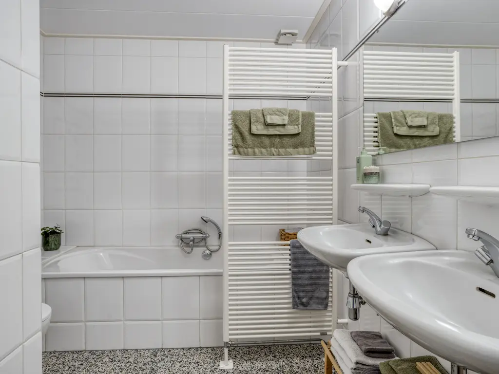 Dalemsestraat 16, THOLEN