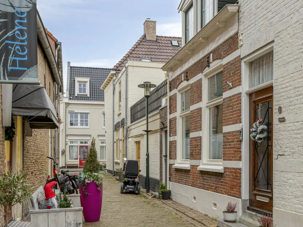 Dalemsestraat 16, THOLEN