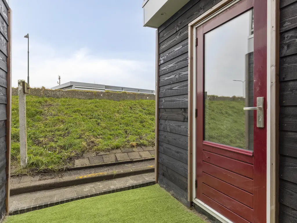 Molendijk 12, STAVENISSE