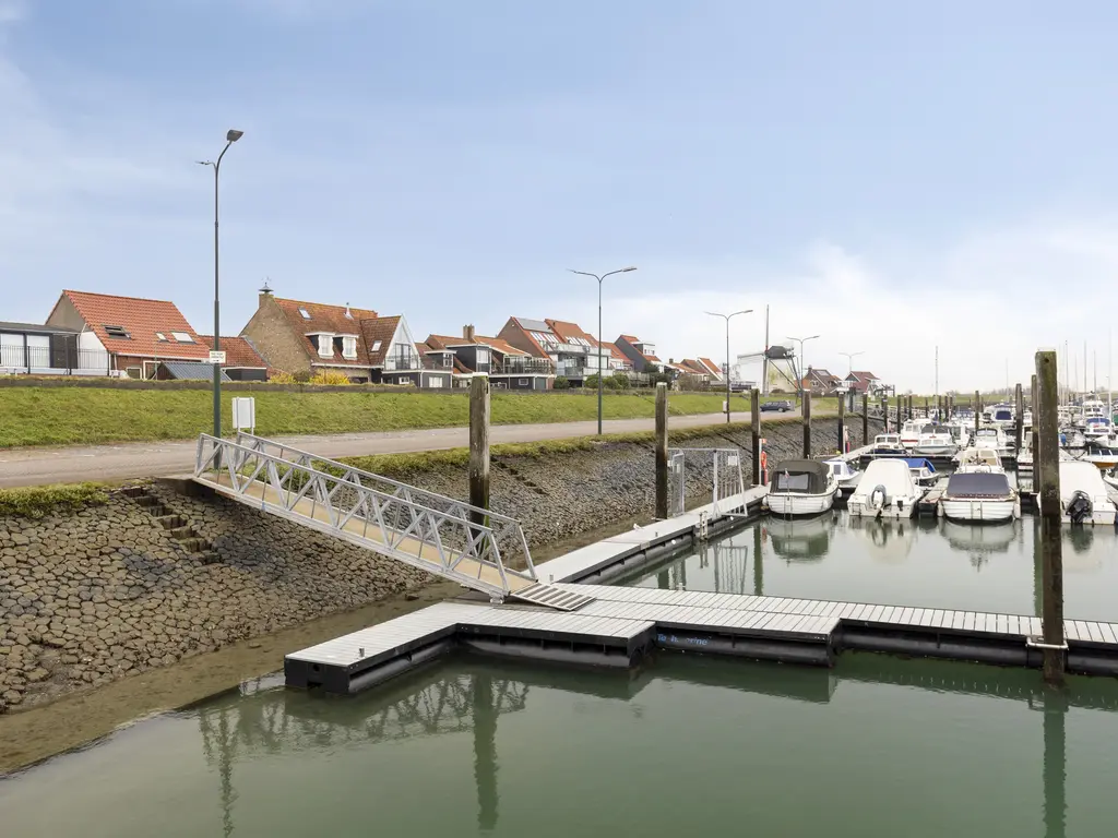 Molendijk 12, STAVENISSE