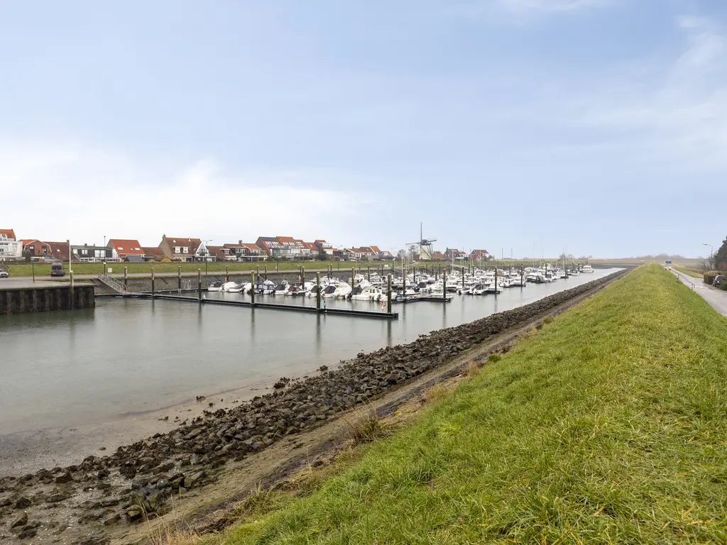 Molendijk 12, STAVENISSE