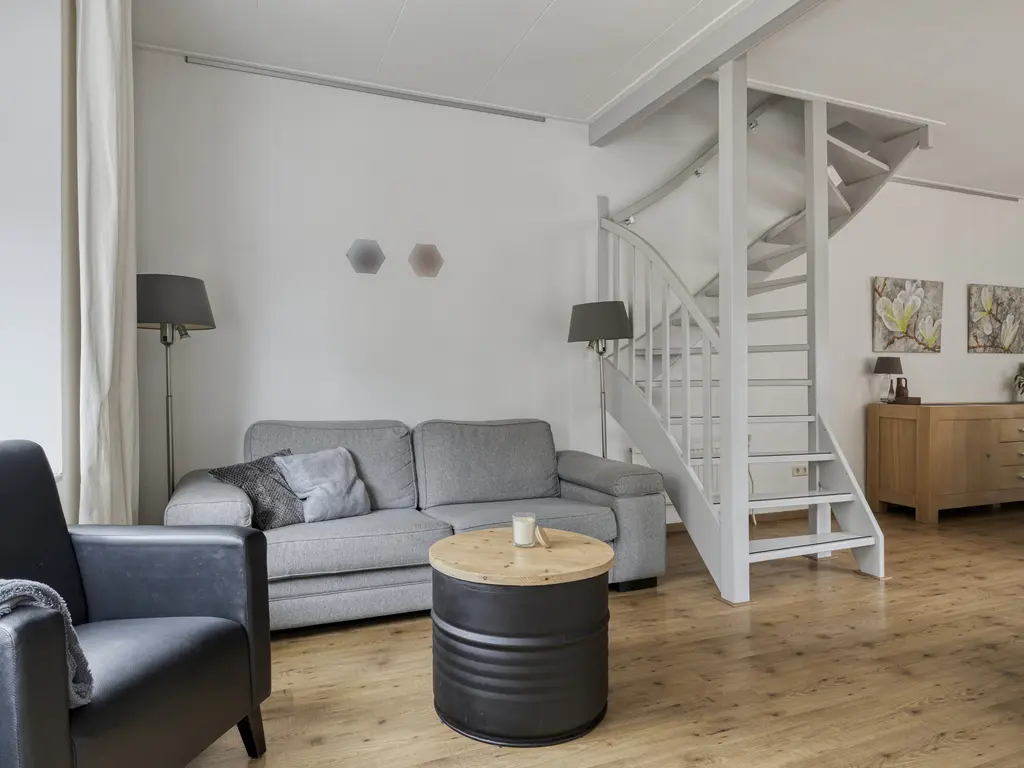 Minneputtestraat 1, THOLEN