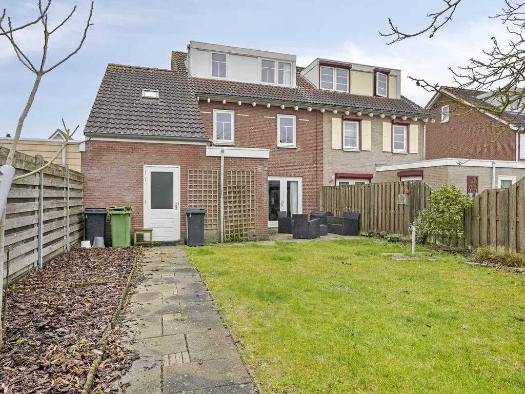 Van Zeylstraat 15, OUD-VOSSEMEER