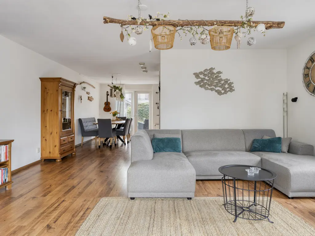 Van Zeylstraat 15, OUD-VOSSEMEER