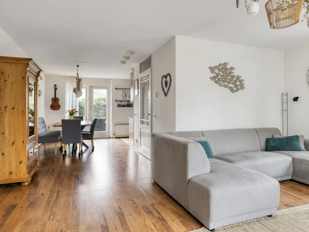 Van Zeylstraat 15, OUD-VOSSEMEER