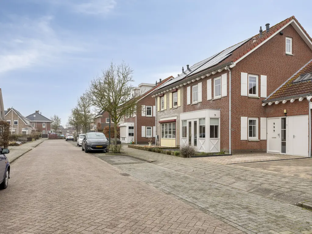 Van Zeylstraat 15, OUD-VOSSEMEER