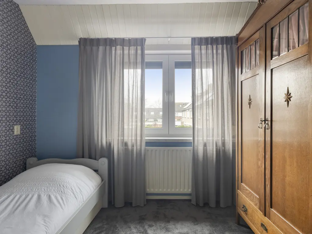 Koningin Julianastraat 113, THOLEN