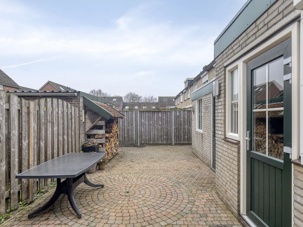 Koningin Julianastraat 113, THOLEN