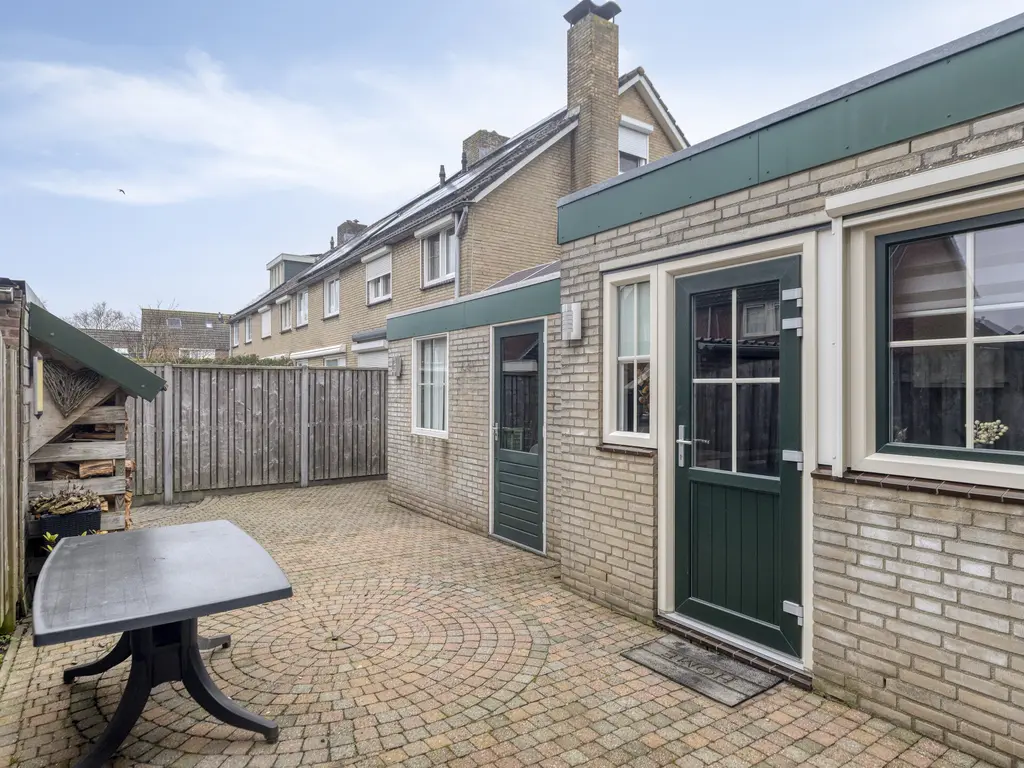 Koningin Julianastraat 113, THOLEN