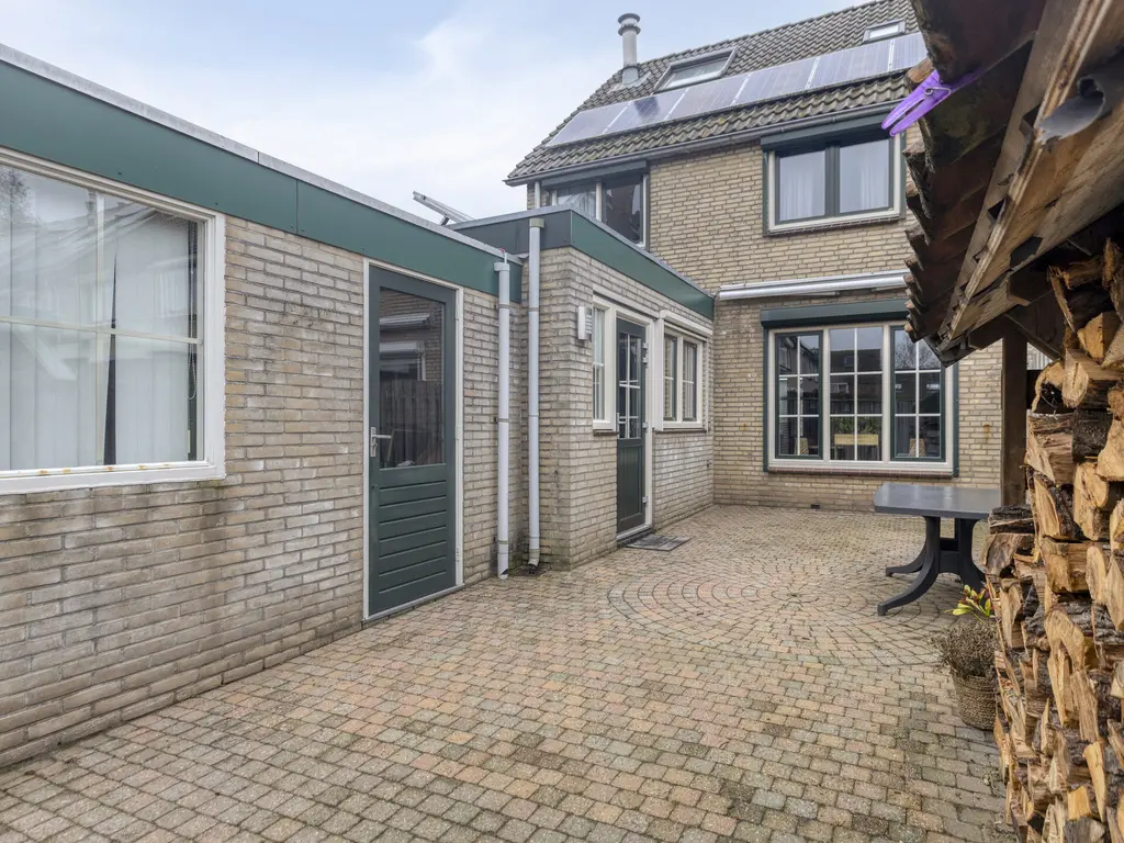 Koningin Julianastraat 113, THOLEN