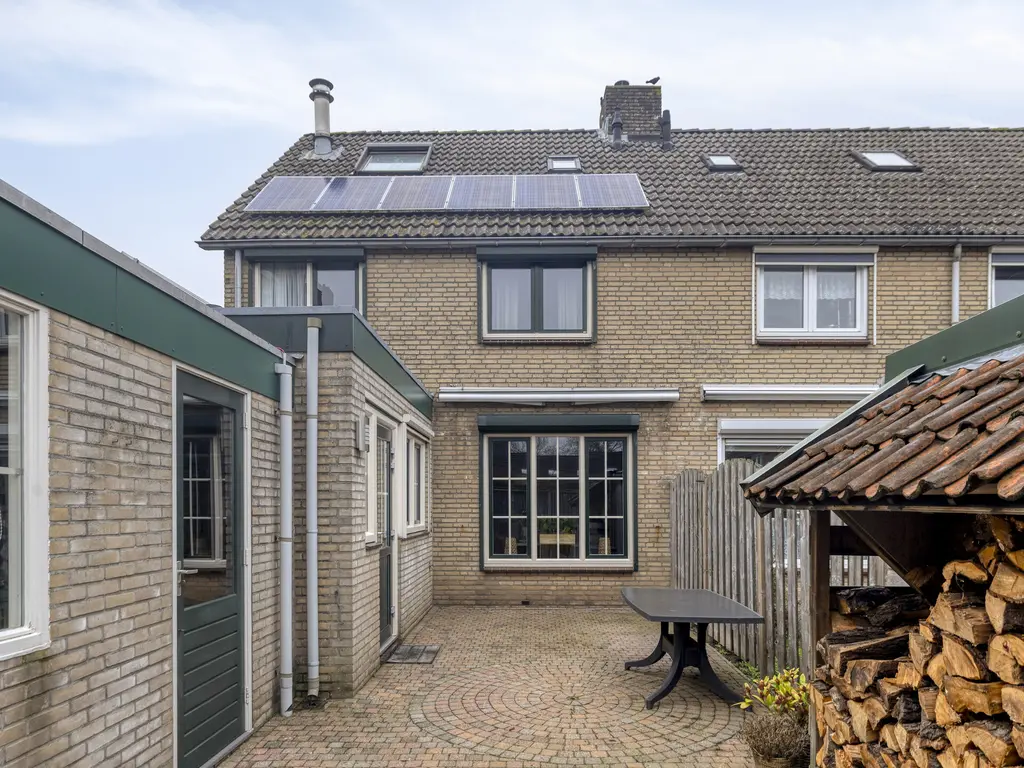 Koningin Julianastraat 113, THOLEN