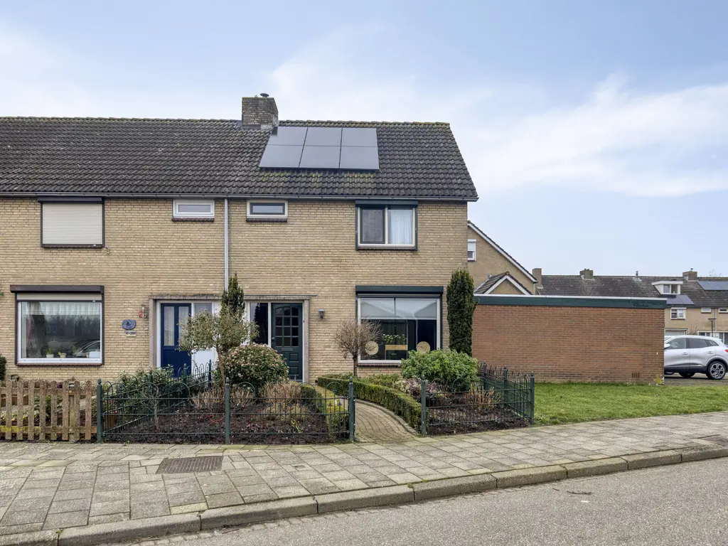 Koningin Julianastraat 113, THOLEN