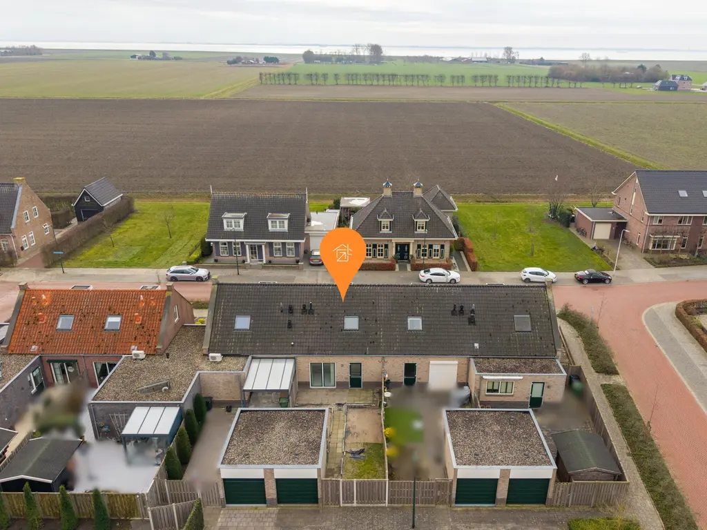 Dokter Bernhardistraat 18, STAVENISSE