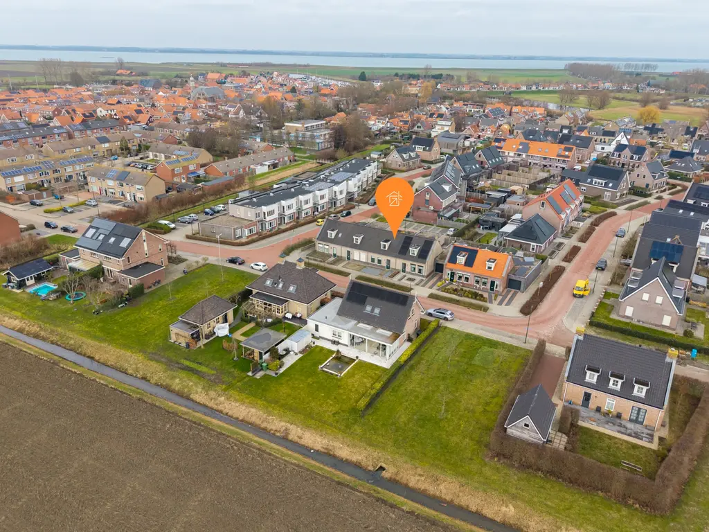 Dokter Bernhardistraat 18, STAVENISSE