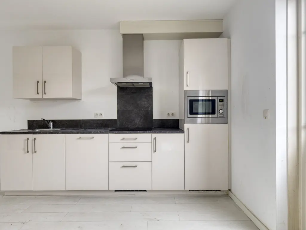 Dokter Bernhardistraat 18, STAVENISSE