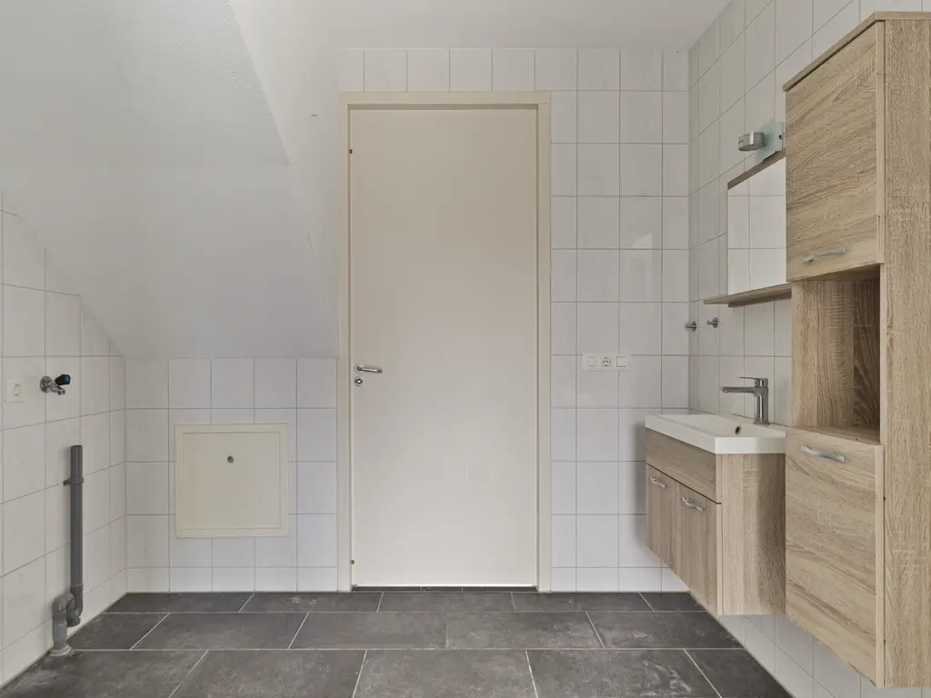 Dokter Bernhardistraat 18, STAVENISSE