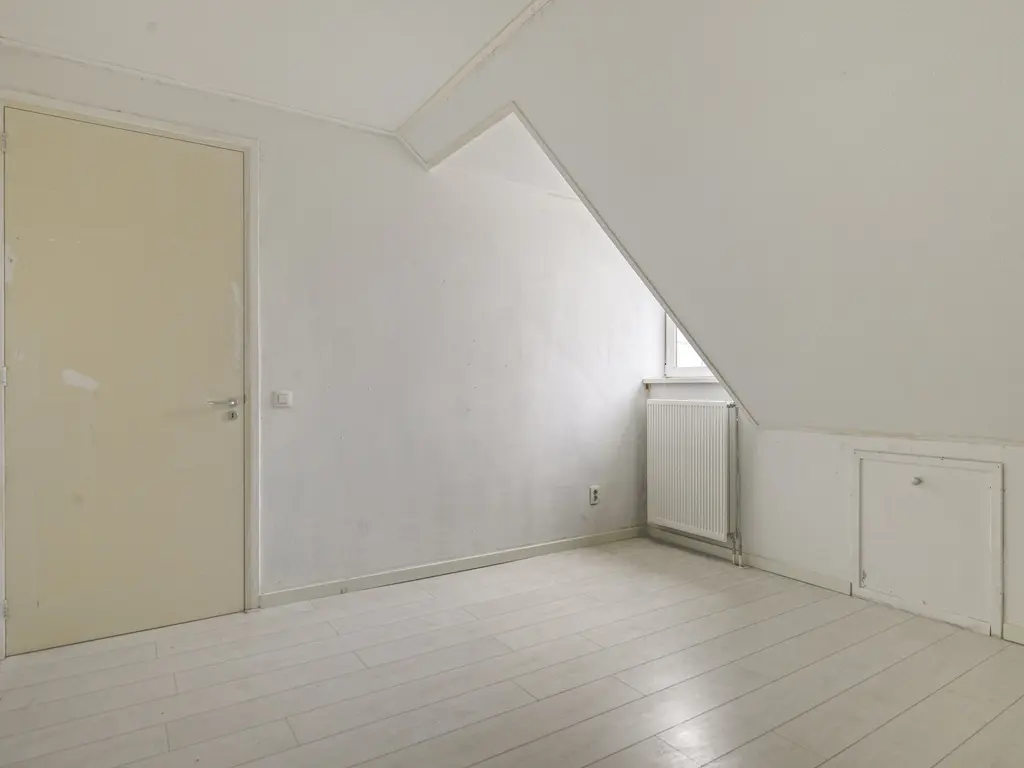 Dokter Bernhardistraat 18, STAVENISSE