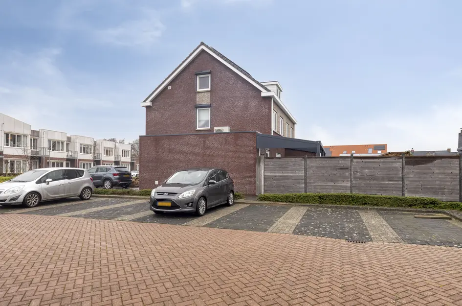 Dokter Bernhardistraat 18