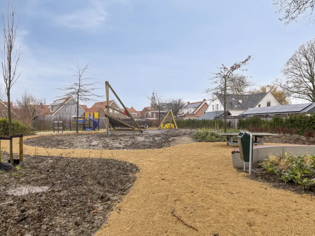 Dokter Bernhardistraat 18, STAVENISSE