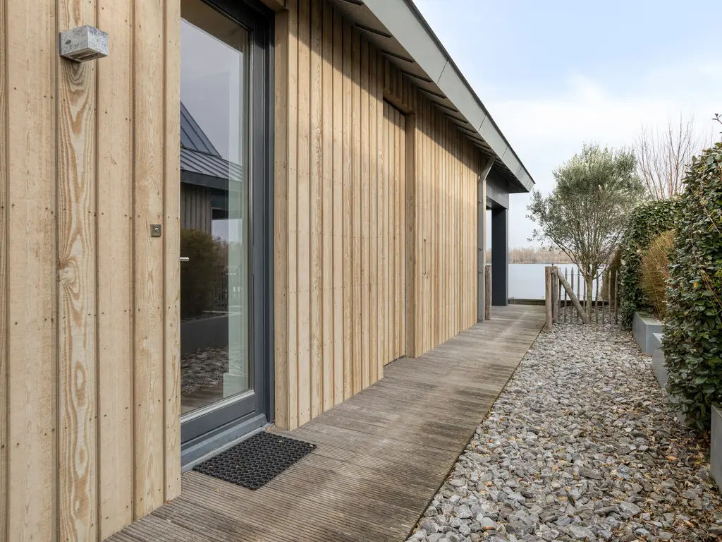 Oesterdam 127, THOLEN