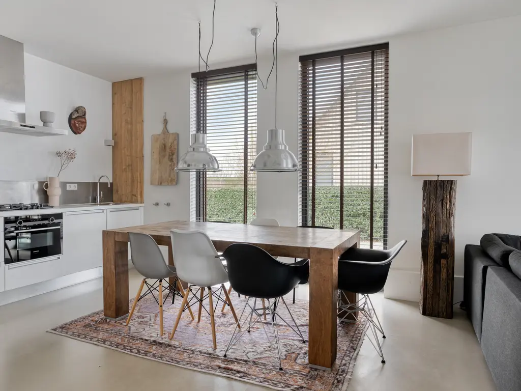 Oesterdam 127, THOLEN