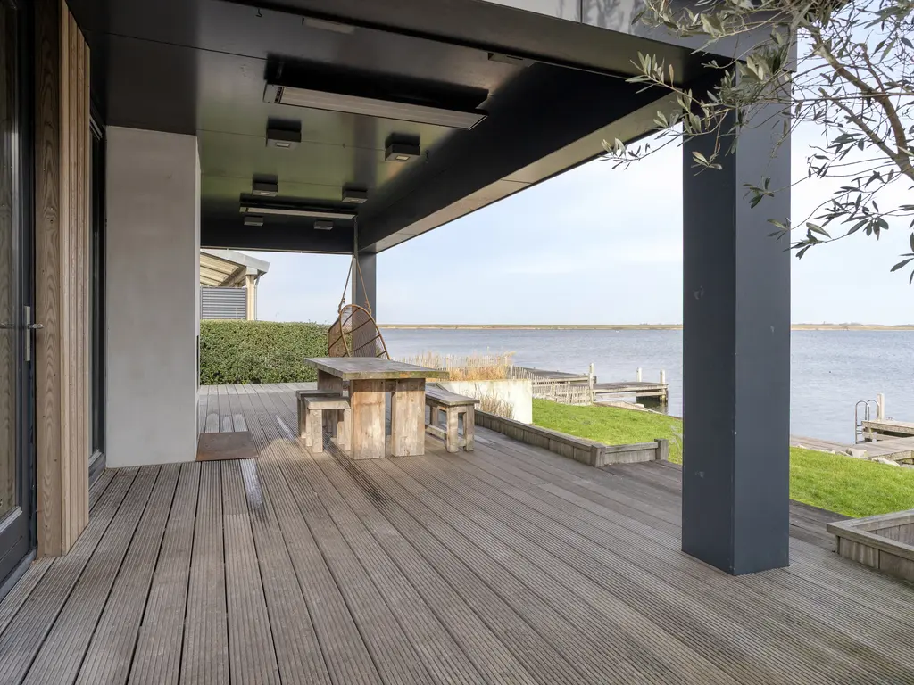 Oesterdam 127, THOLEN