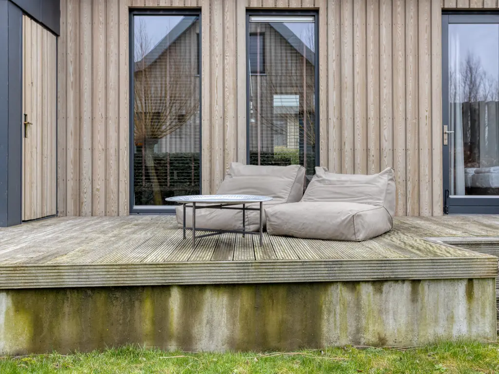 Oesterdam 127, THOLEN