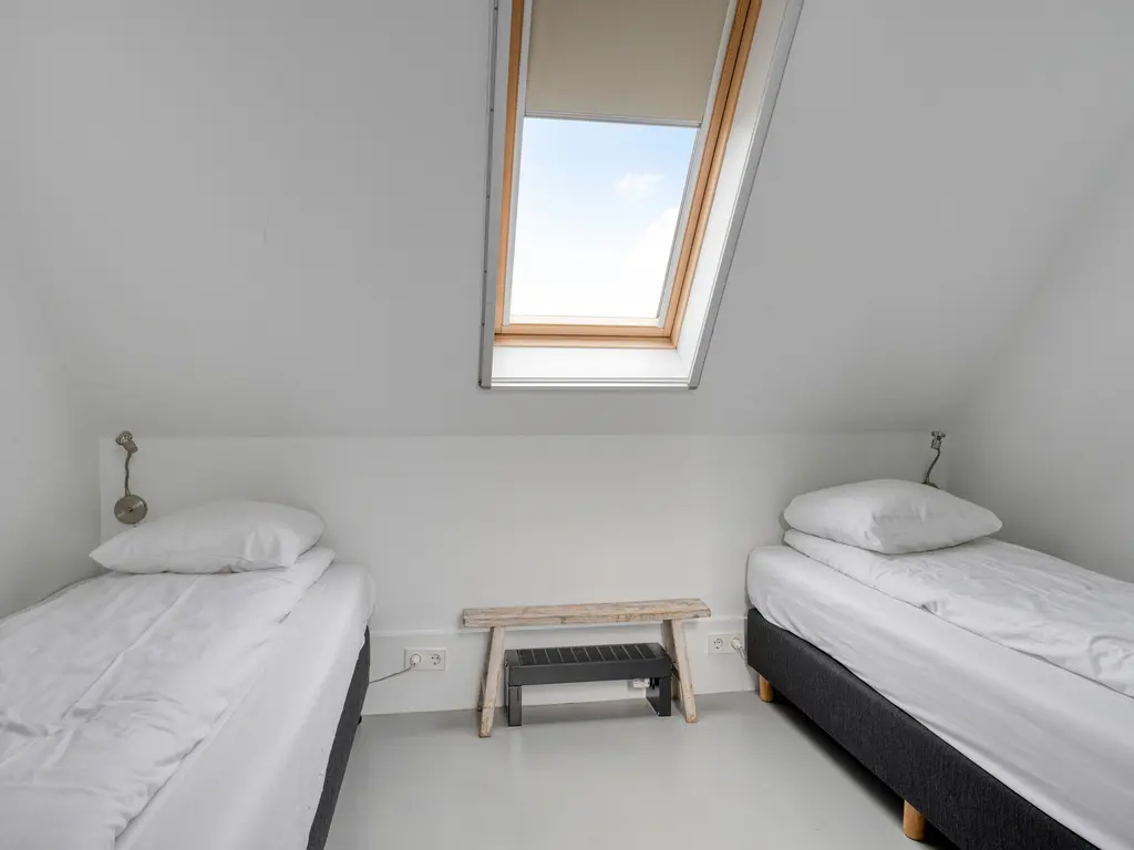 Oesterdam 127, THOLEN