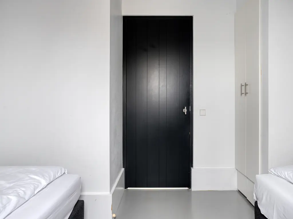 Oesterdam 127, THOLEN