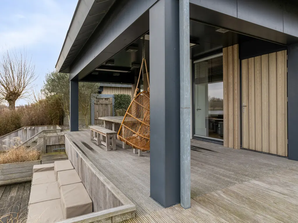 Oesterdam 127, THOLEN