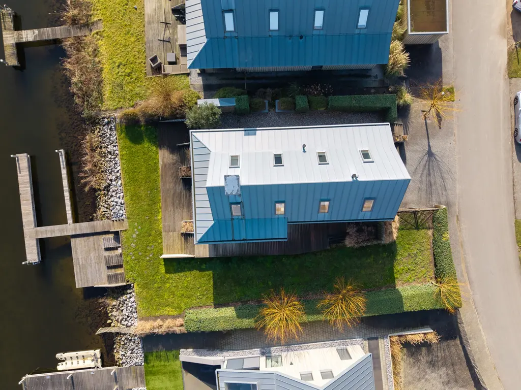 Oesterdam 127, THOLEN