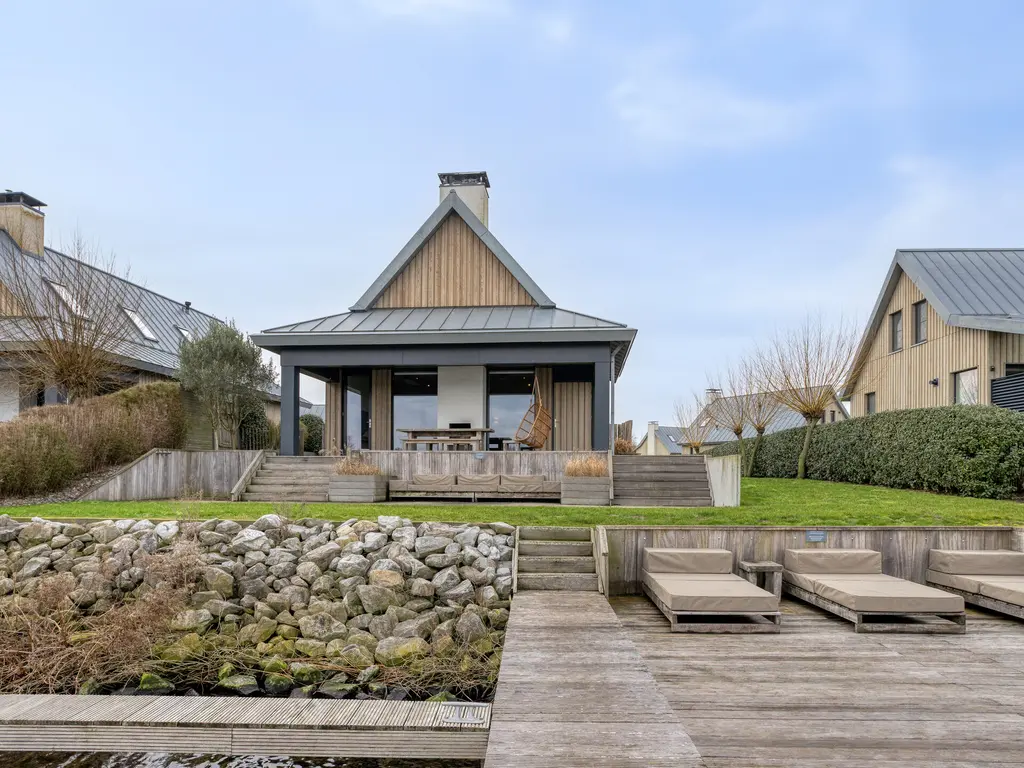 Oesterdam 127, THOLEN