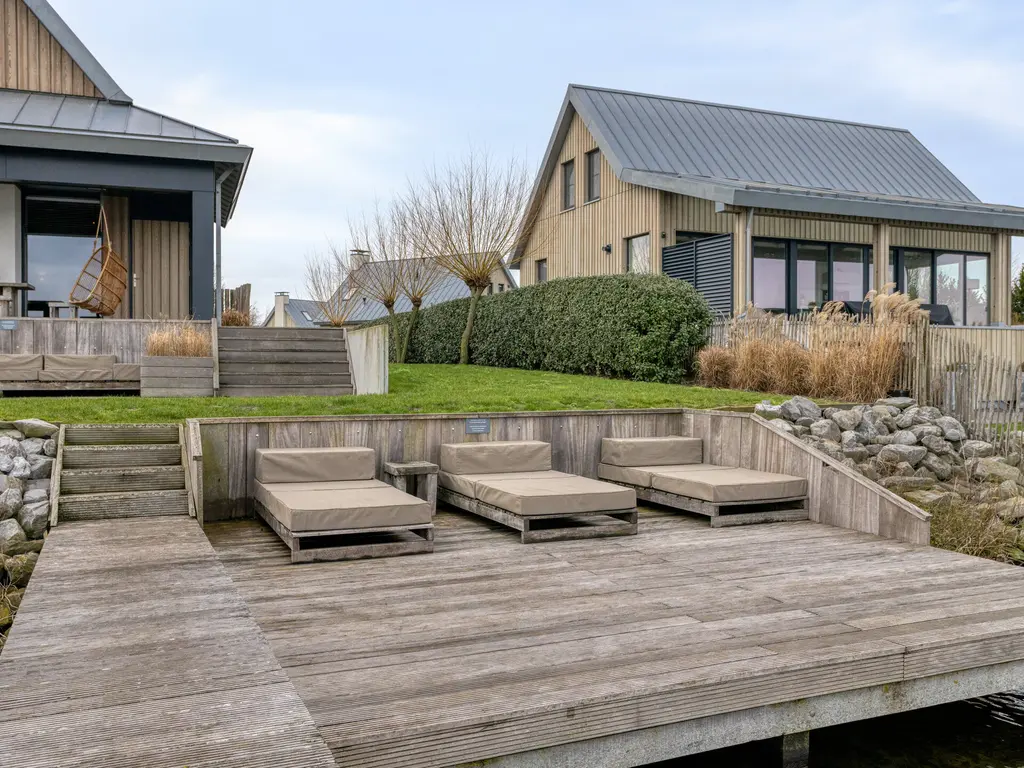 Oesterdam 127, THOLEN