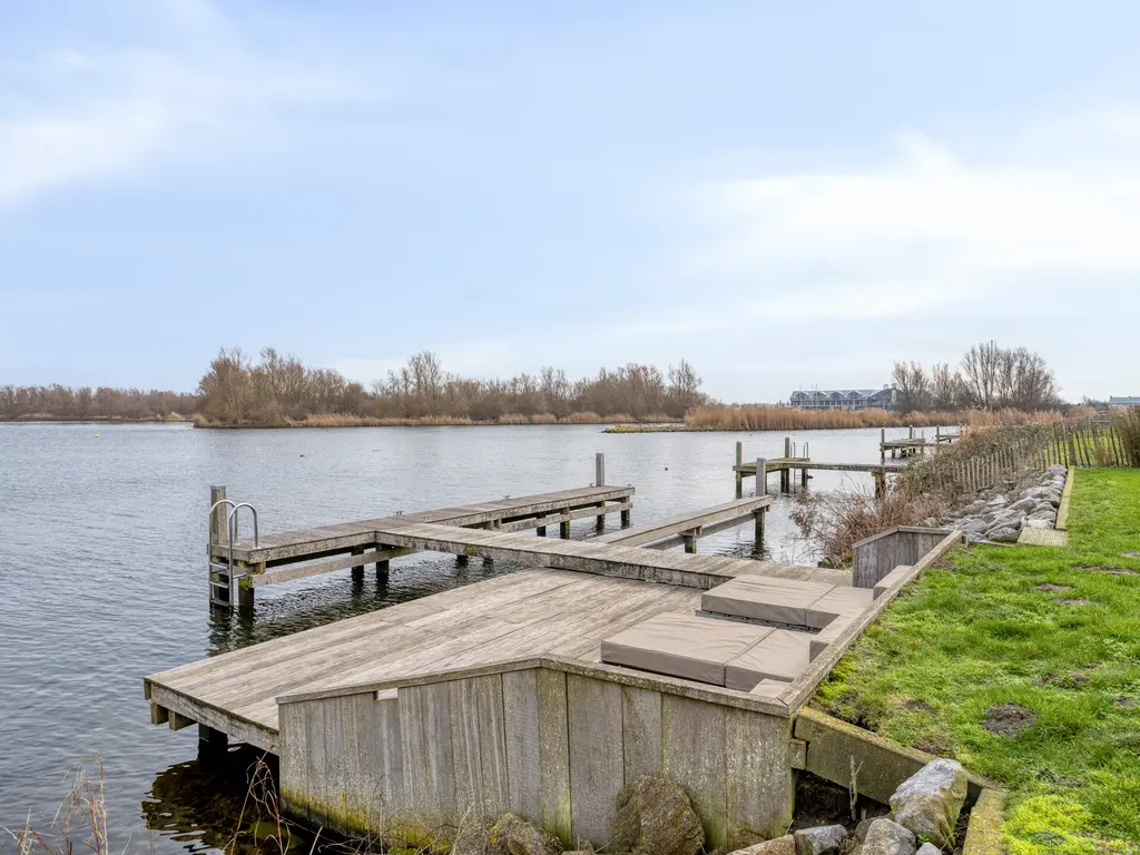 Oesterdam 127, THOLEN