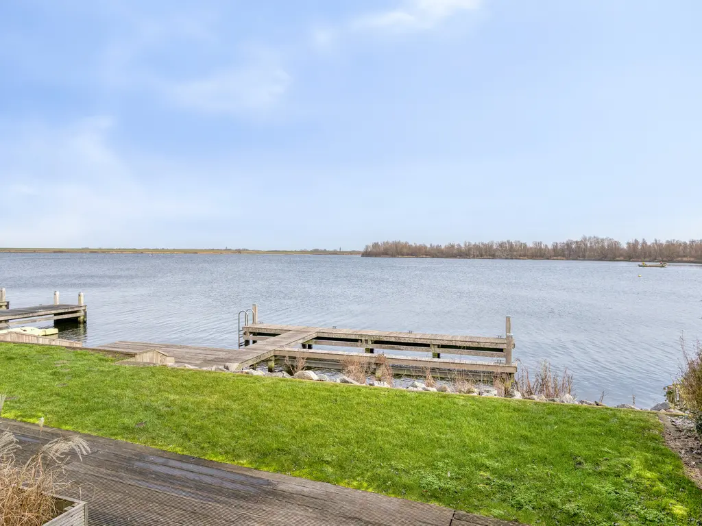 Oesterdam 127, THOLEN