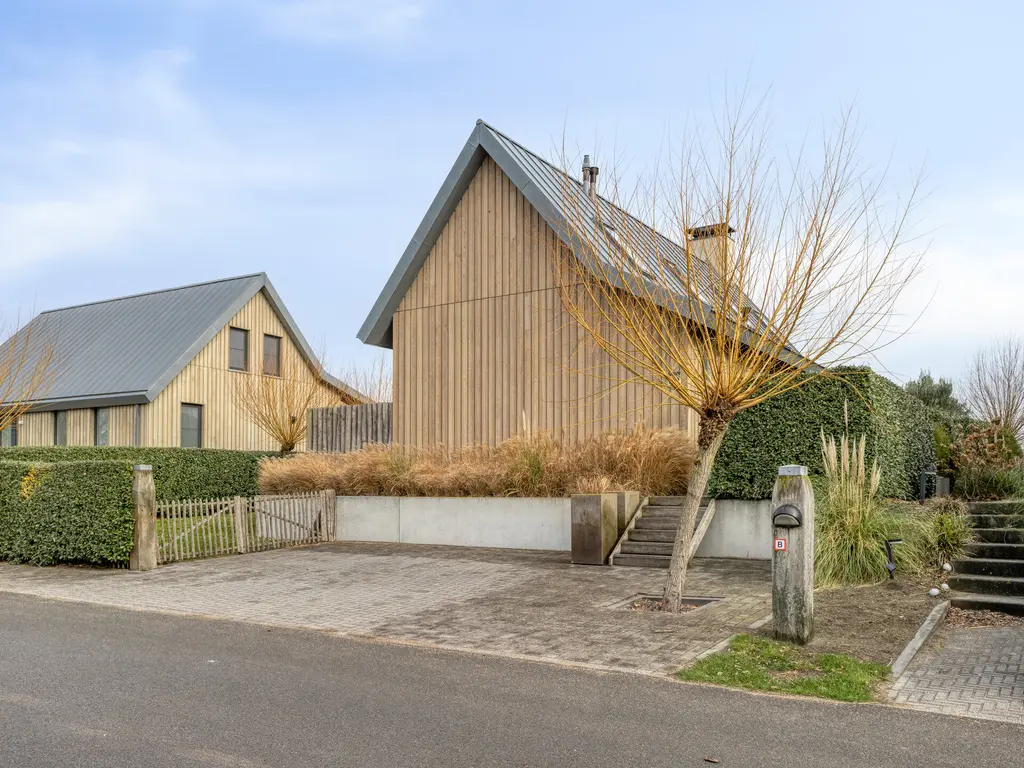 Oesterdam 127, THOLEN