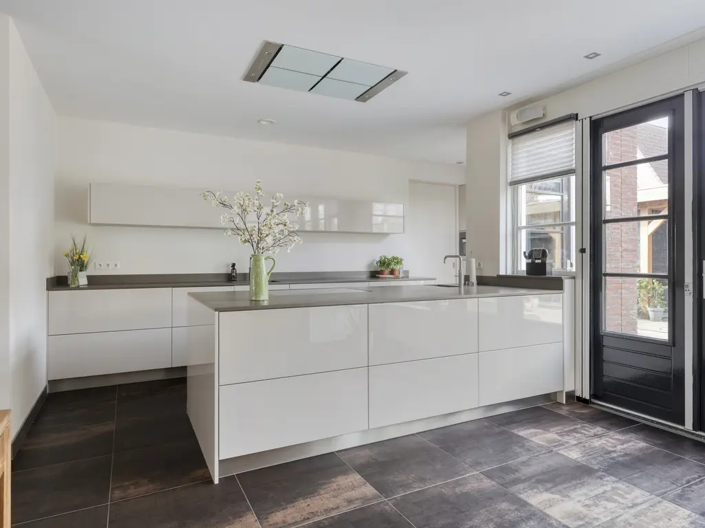 Windsingel 48, THOLEN