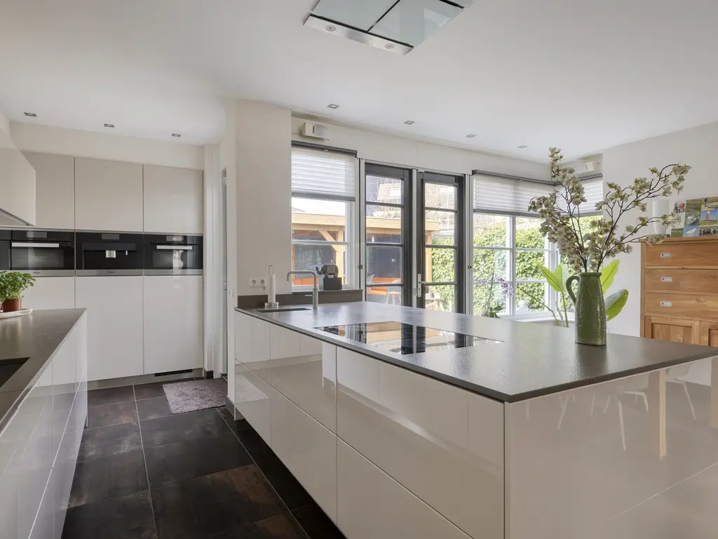 Windsingel 48, THOLEN