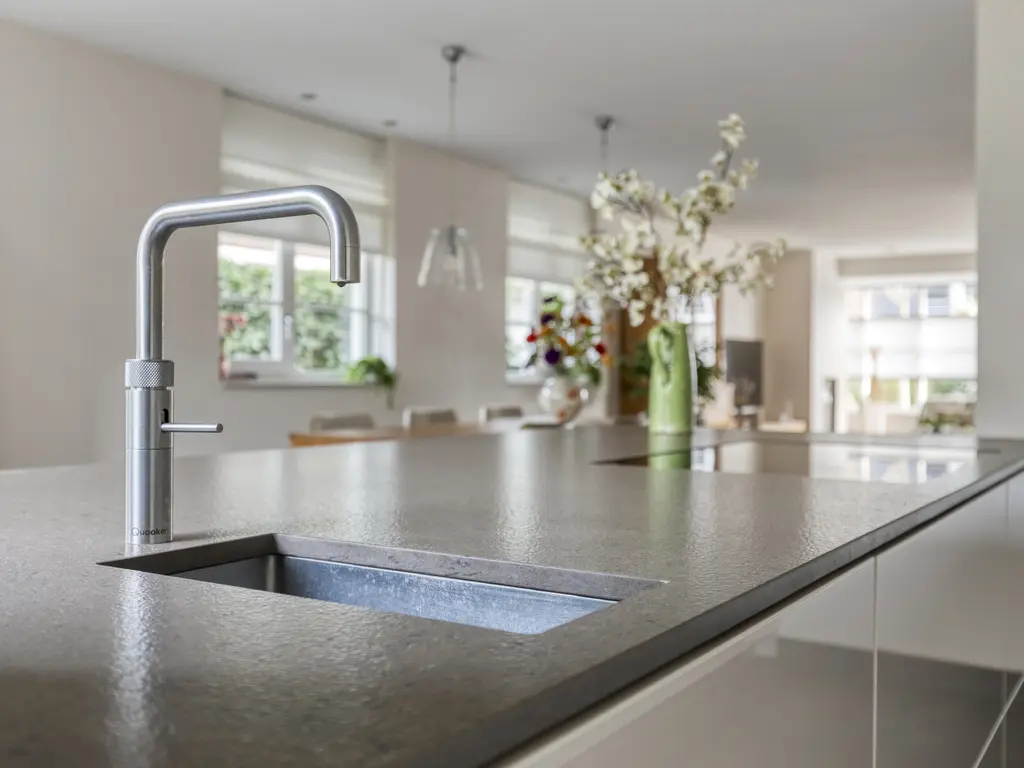 Windsingel 48, THOLEN