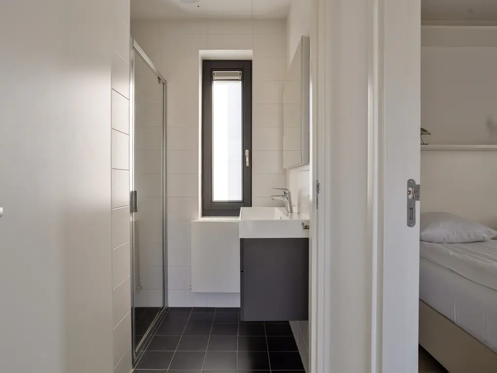 Oesterdam 245, THOLEN