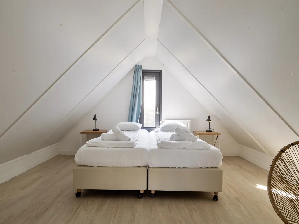 Oesterdam 245, THOLEN