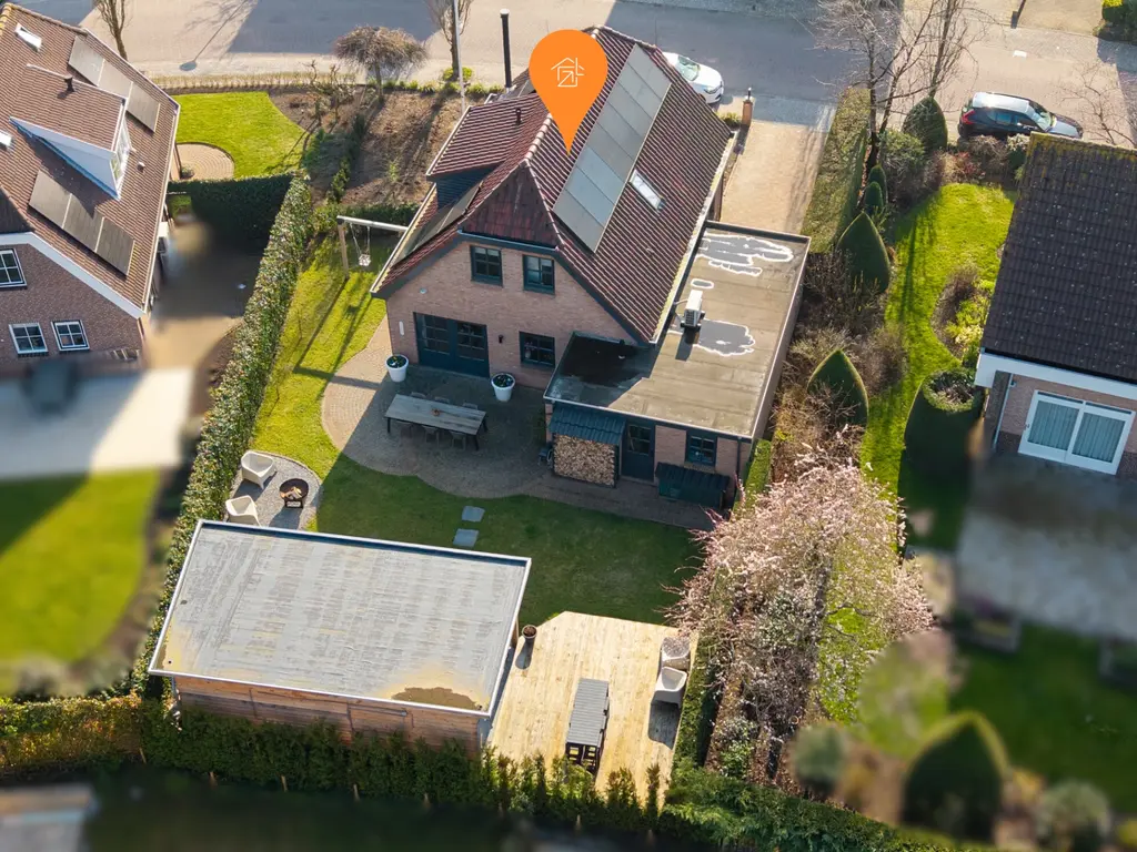 Meanderlaan 6, THOLEN