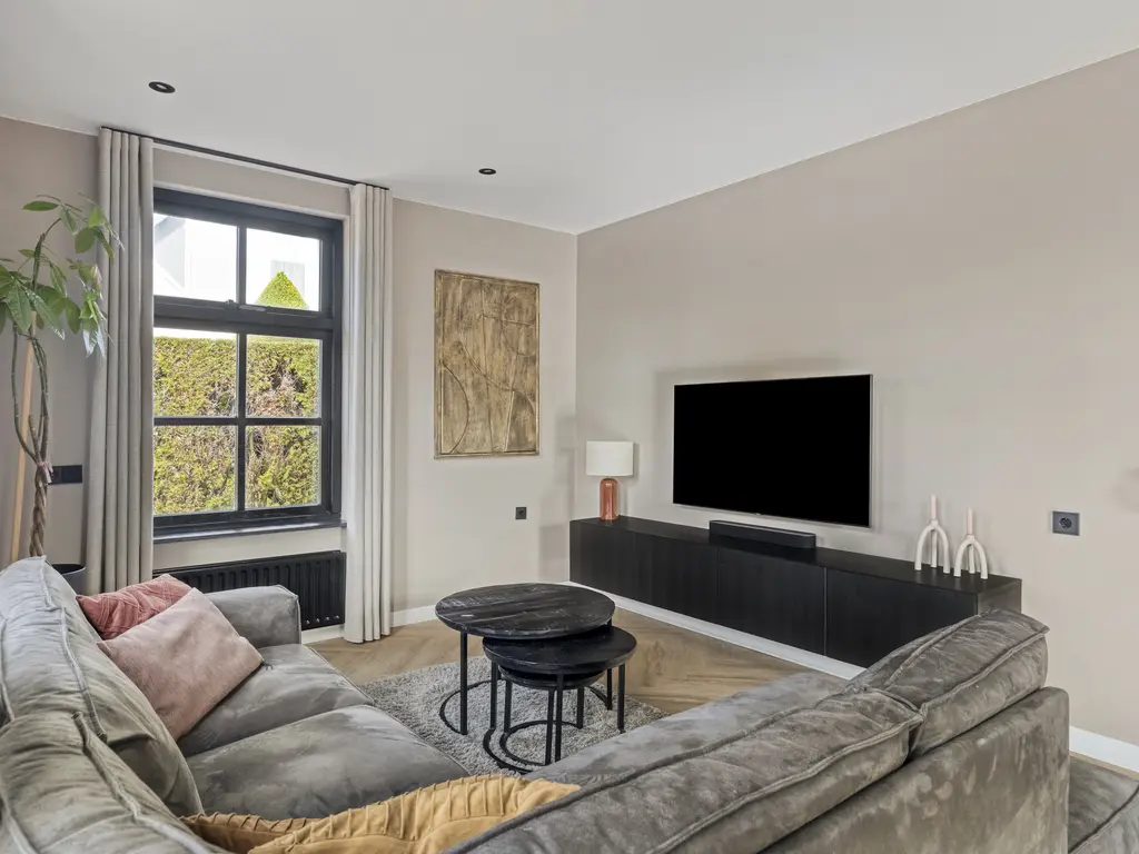 Meanderlaan 6, THOLEN