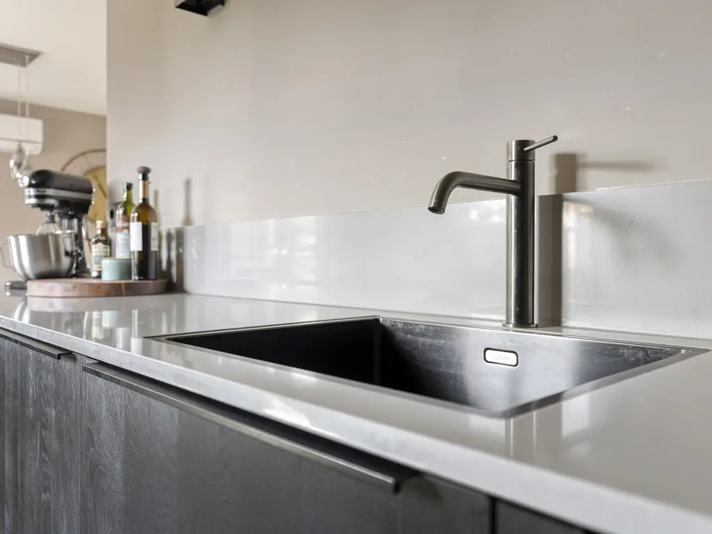 Meanderlaan 6, THOLEN