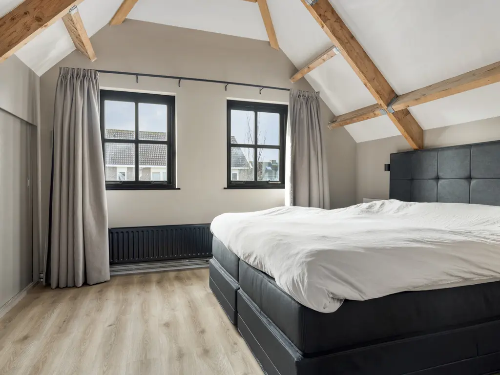 Meanderlaan 6, THOLEN