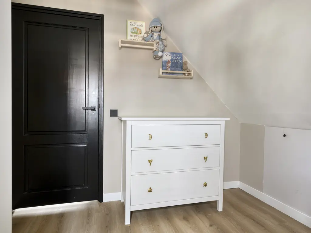 Meanderlaan 6, THOLEN